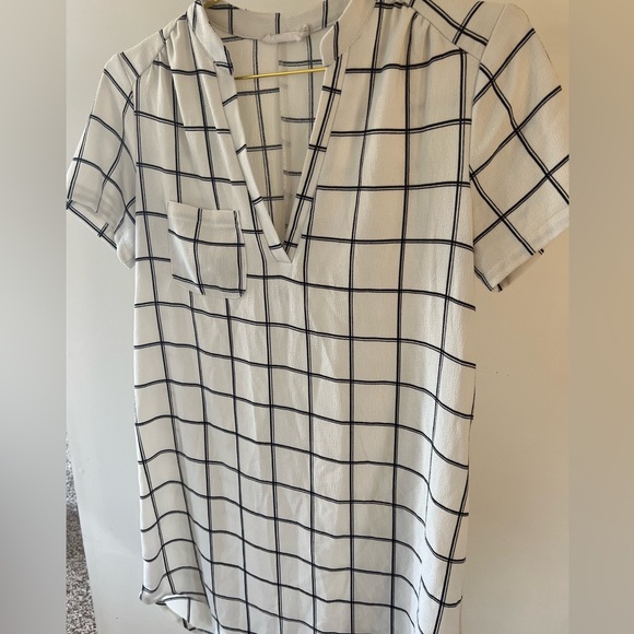 Cream/Beige Dress with Black Accent - Picture 4 of 7